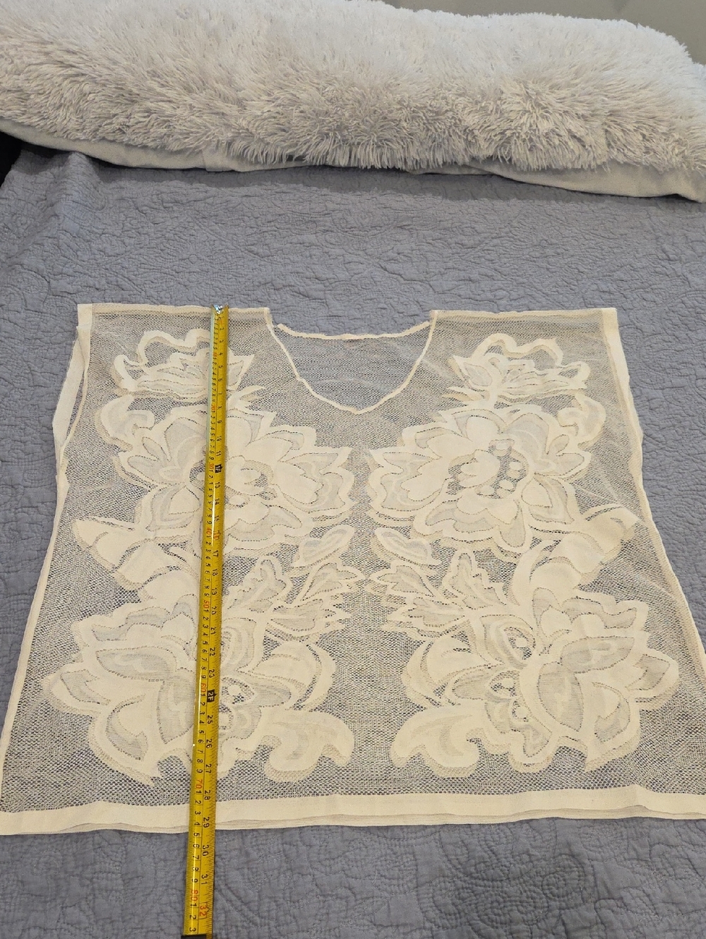 Beautiful White Floral Lace Overlay Top Size XL! - Picture 5 of 5